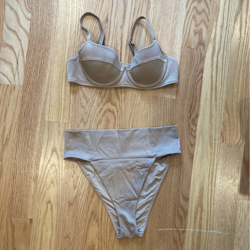 Aerie Shine Gold Pique Underwire Bikini Top 36B and Banded Bottom Large